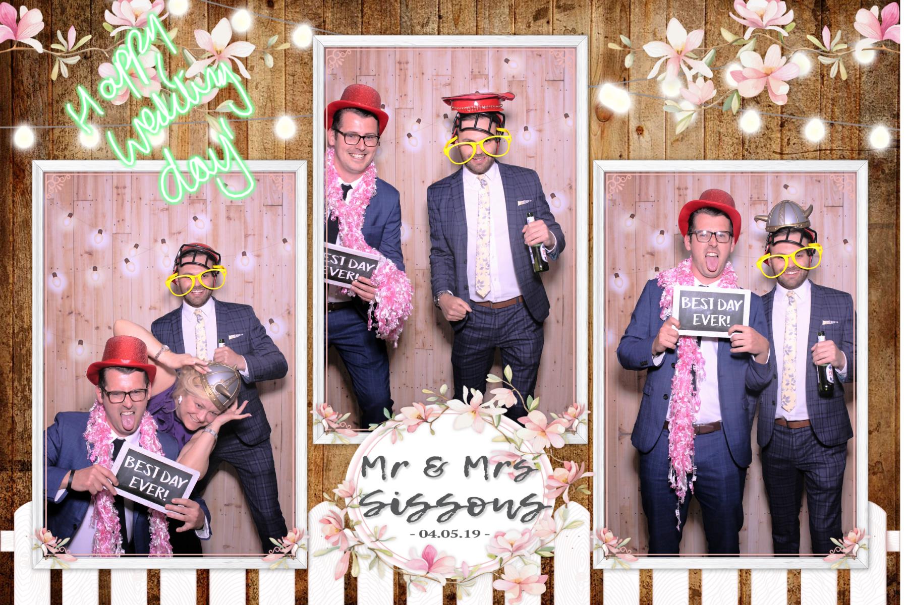Mr and Mrs Sissons | View more photos from the event at gallery.blissbooth.co.uk/u/BlissBooth/Mr-and-Mrs-Sissons
